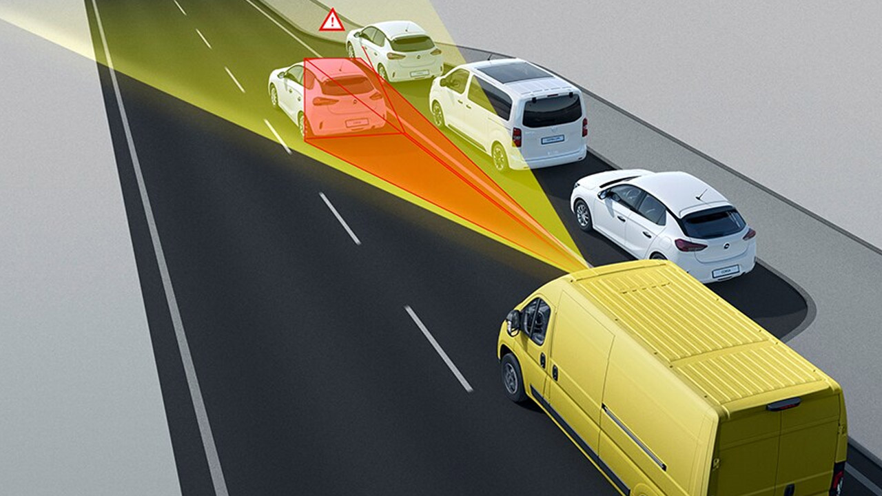 Opel Movano - Bezpečnost a asistenční systémy - Pokročilý brzdový asistent Opel Movano