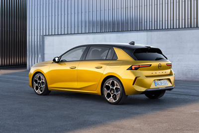 Nový Opel Astra: Sebevědomý a (také) elektrický automobil