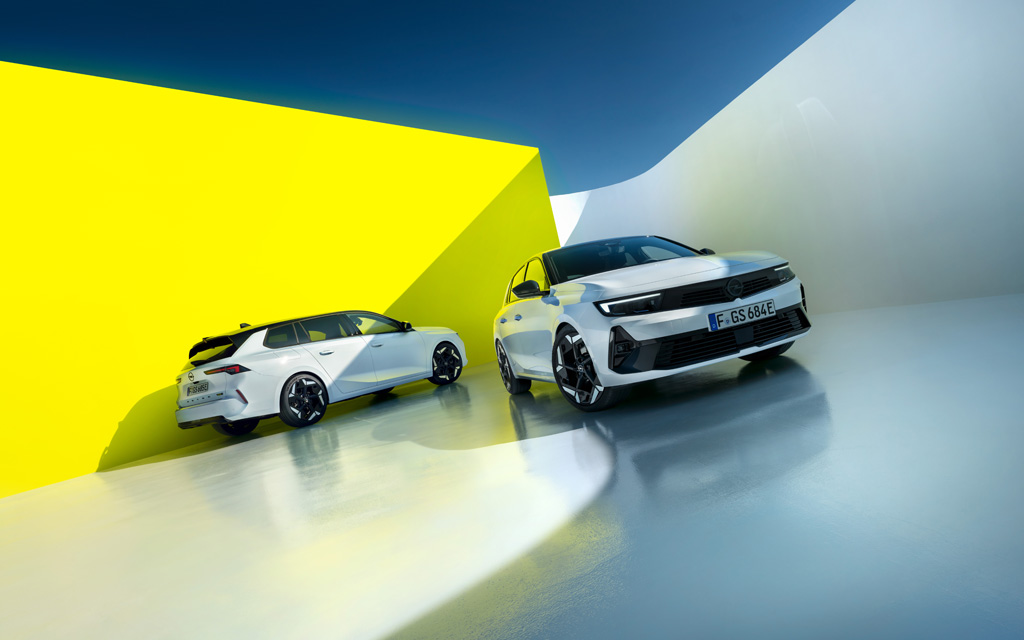 Opel zveřejňuje první snímky nových modelů Astra GSe a Astra Sports Tourer GSe