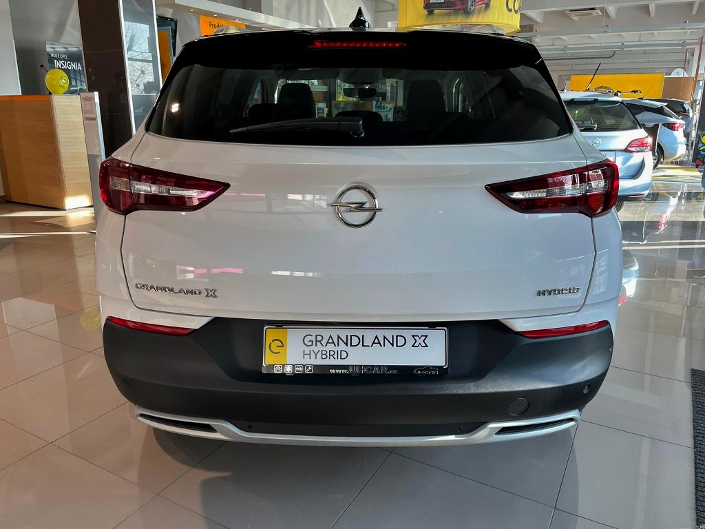 UH CAR AUTO, s.r.o.  | Fotografie vozu Opel Grandland X GRANDLAND X Hybrid